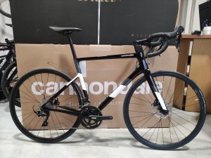 Cannondale Supersix carbon disc 105